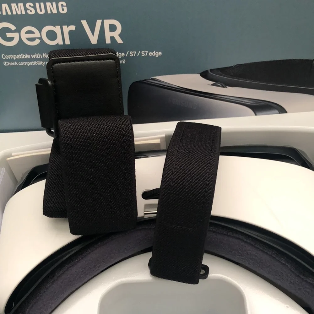 Samsung Gear VR Oculus 2015 Virtual Reality Headset for Note5/ S6/ S7/ Edge WHT